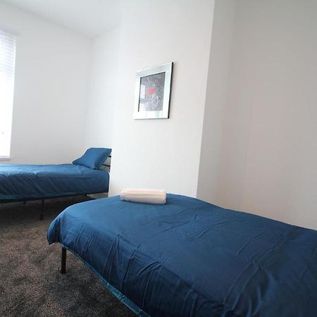 Media Manor - Fully Refurbished In 2022 - Large 6 Bedrooms, 3 Bathrooms Plus Media Games Room Blackpool Exteriör bild