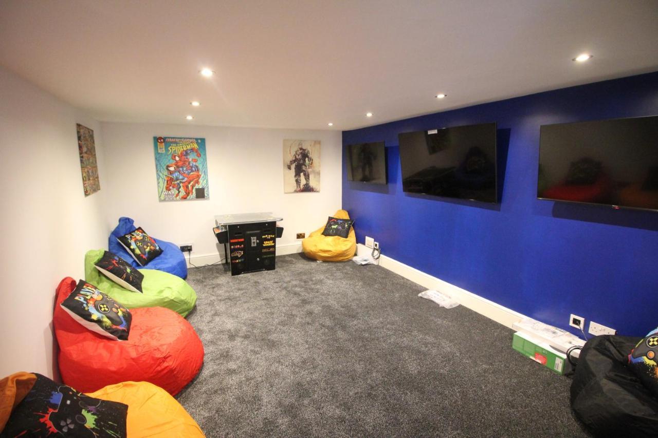 Media Manor - Fully Refurbished In 2022 - Large 6 Bedrooms, 3 Bathrooms Plus Media Games Room Blackpool Exteriör bild