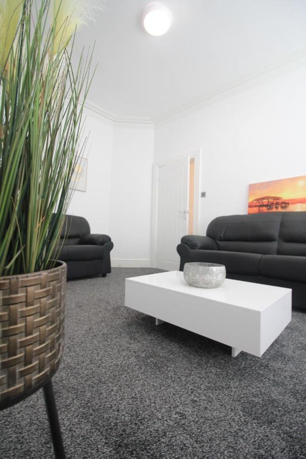 Media Manor - Fully Refurbished In 2022 - Large 6 Bedrooms, 3 Bathrooms Plus Media Games Room Blackpool Exteriör bild