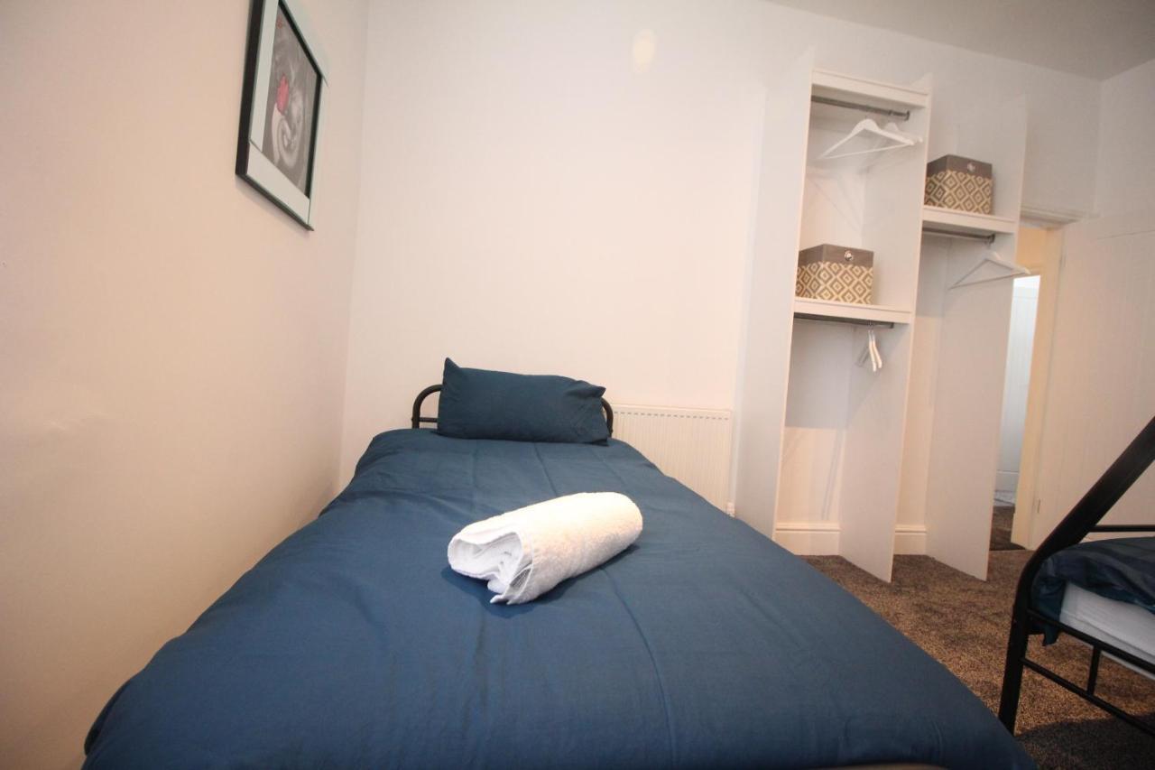 Media Manor - Fully Refurbished In 2022 - Large 6 Bedrooms, 3 Bathrooms Plus Media Games Room Blackpool Exteriör bild