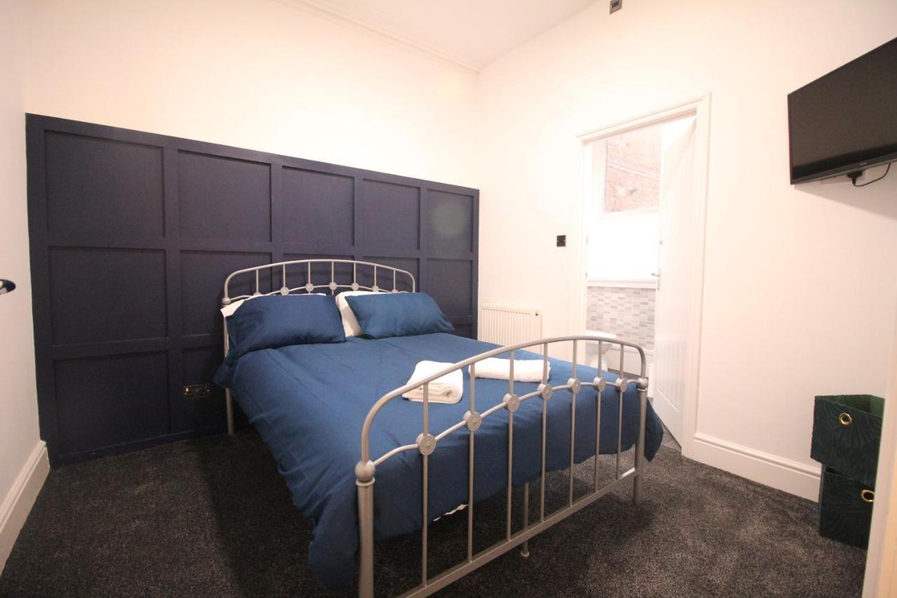 Media Manor - Fully Refurbished In 2022 - Large 6 Bedrooms, 3 Bathrooms Plus Media Games Room Blackpool Exteriör bild